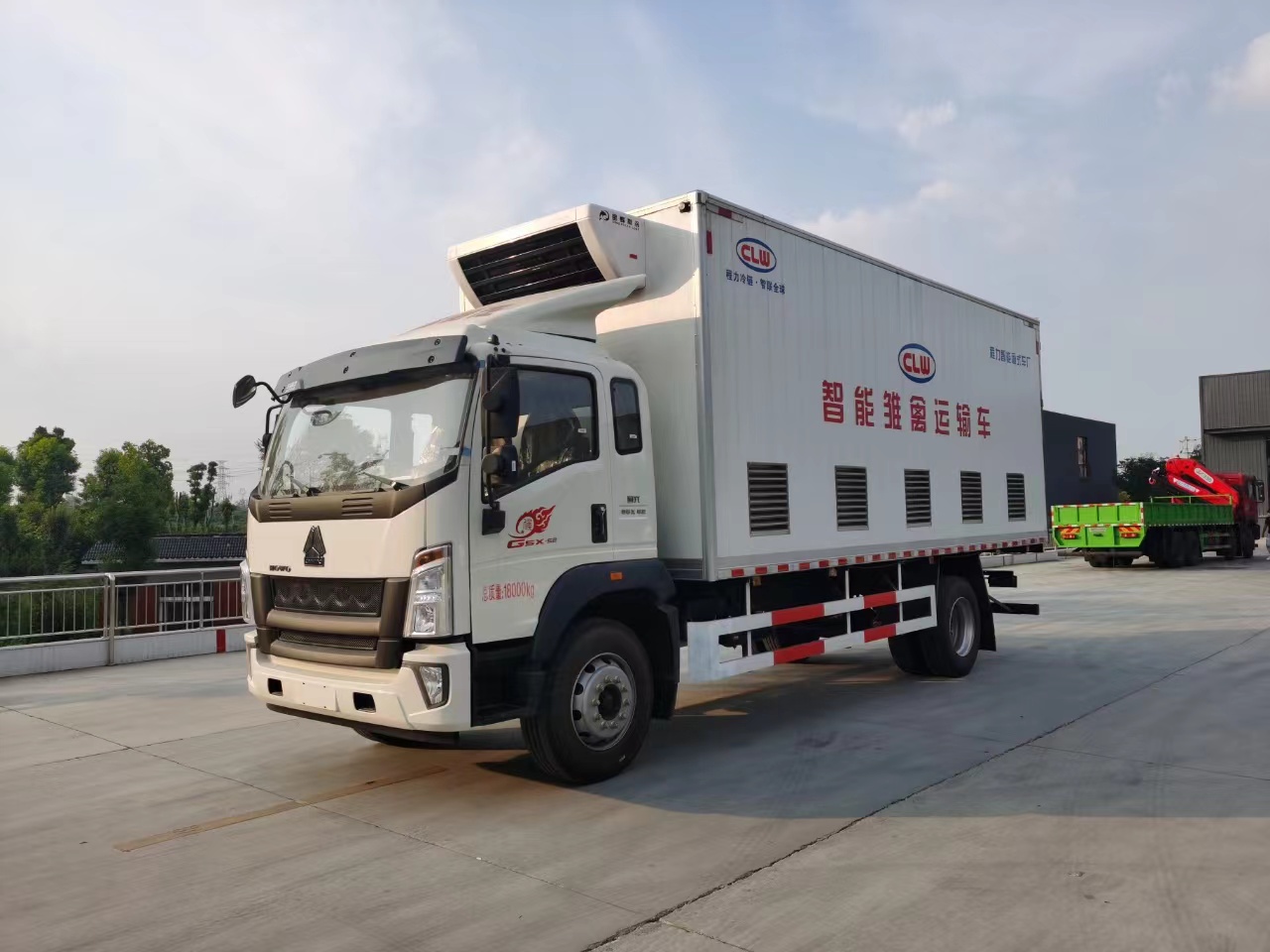 程力牌国六重汽豪沃鸡苗车|畜禽运输车